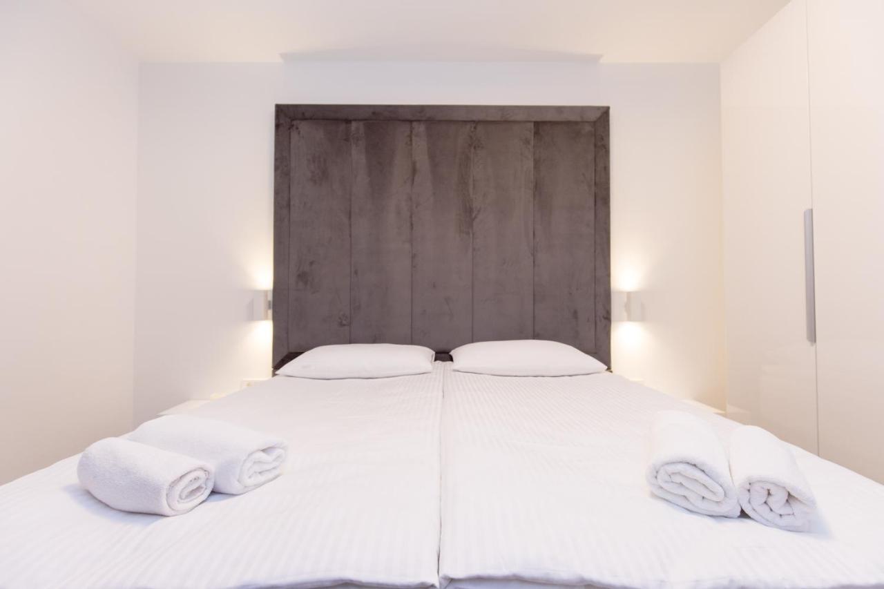 Apartmani I Sobe Pejacevic โอซีเยก ภายนอก รูปภาพ