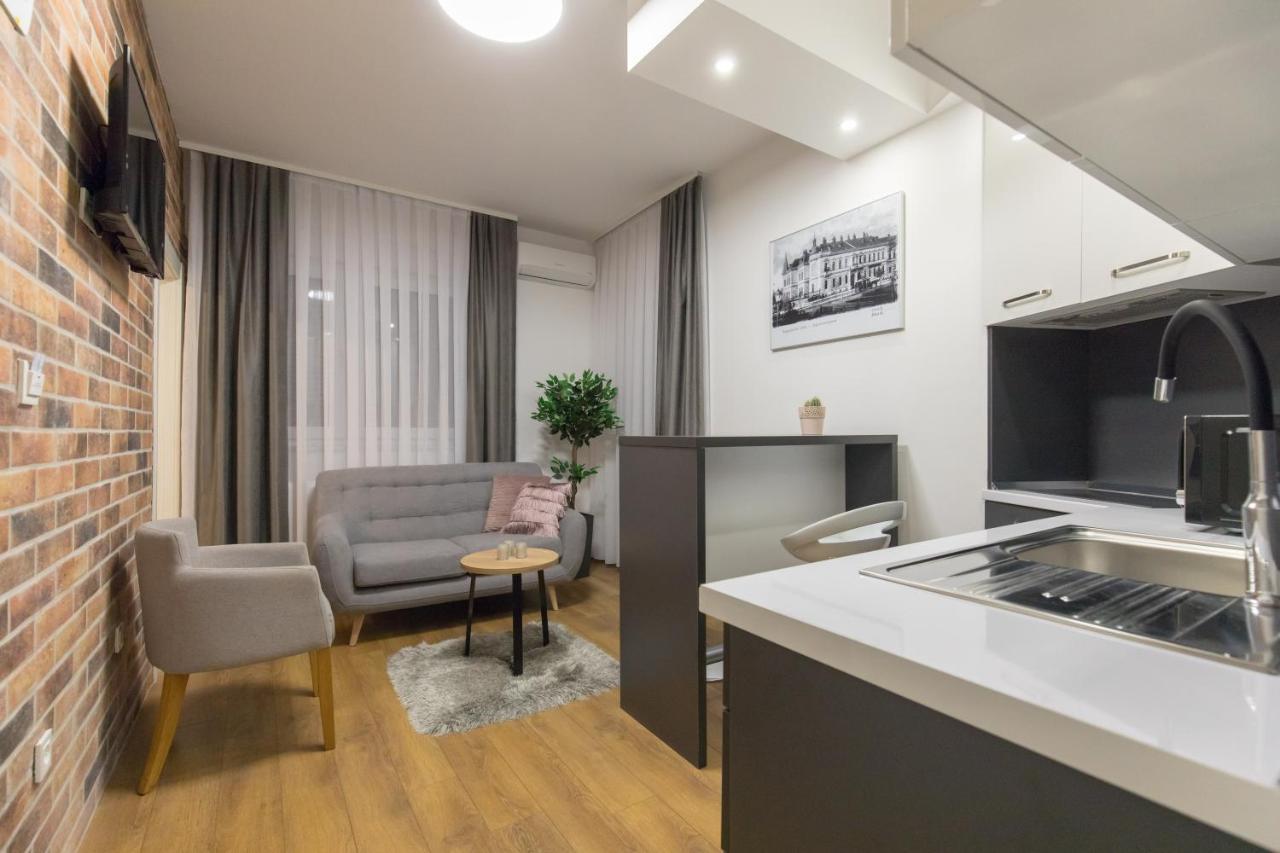 Apartmani I Sobe Pejacevic โอซีเยก ภายนอก รูปภาพ