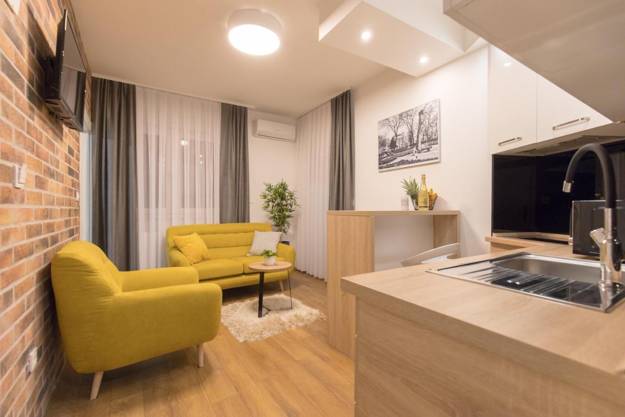 Apartmani I Sobe Pejacevic โอซีเยก ภายนอก รูปภาพ