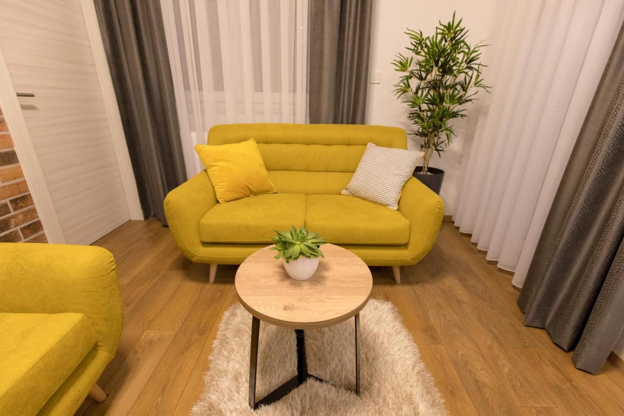 Apartmani I Sobe Pejacevic โอซีเยก ภายนอก รูปภาพ