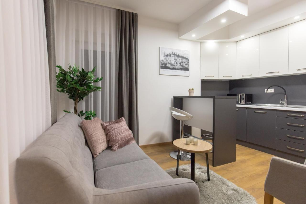 Apartmani I Sobe Pejacevic โอซีเยก ภายนอก รูปภาพ