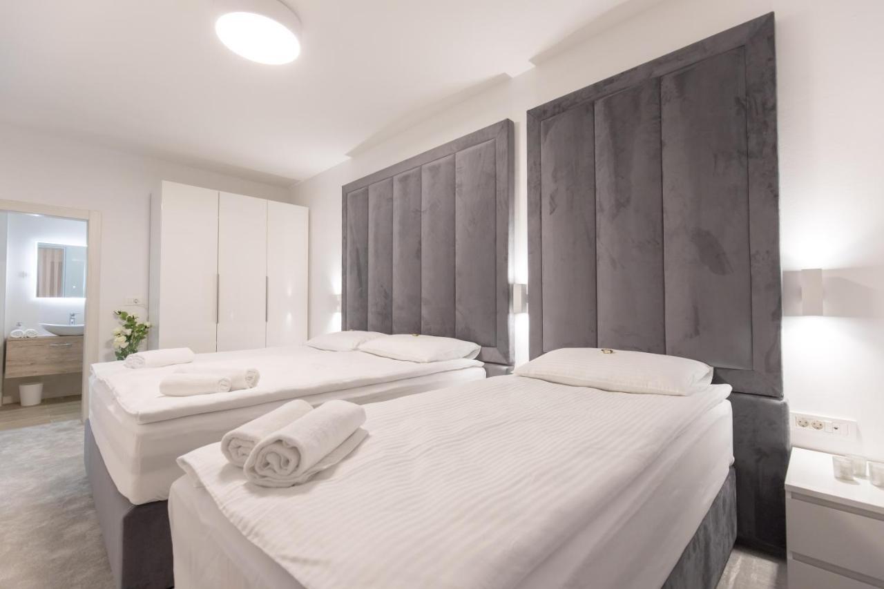 Apartmani I Sobe Pejacevic โอซีเยก ภายนอก รูปภาพ