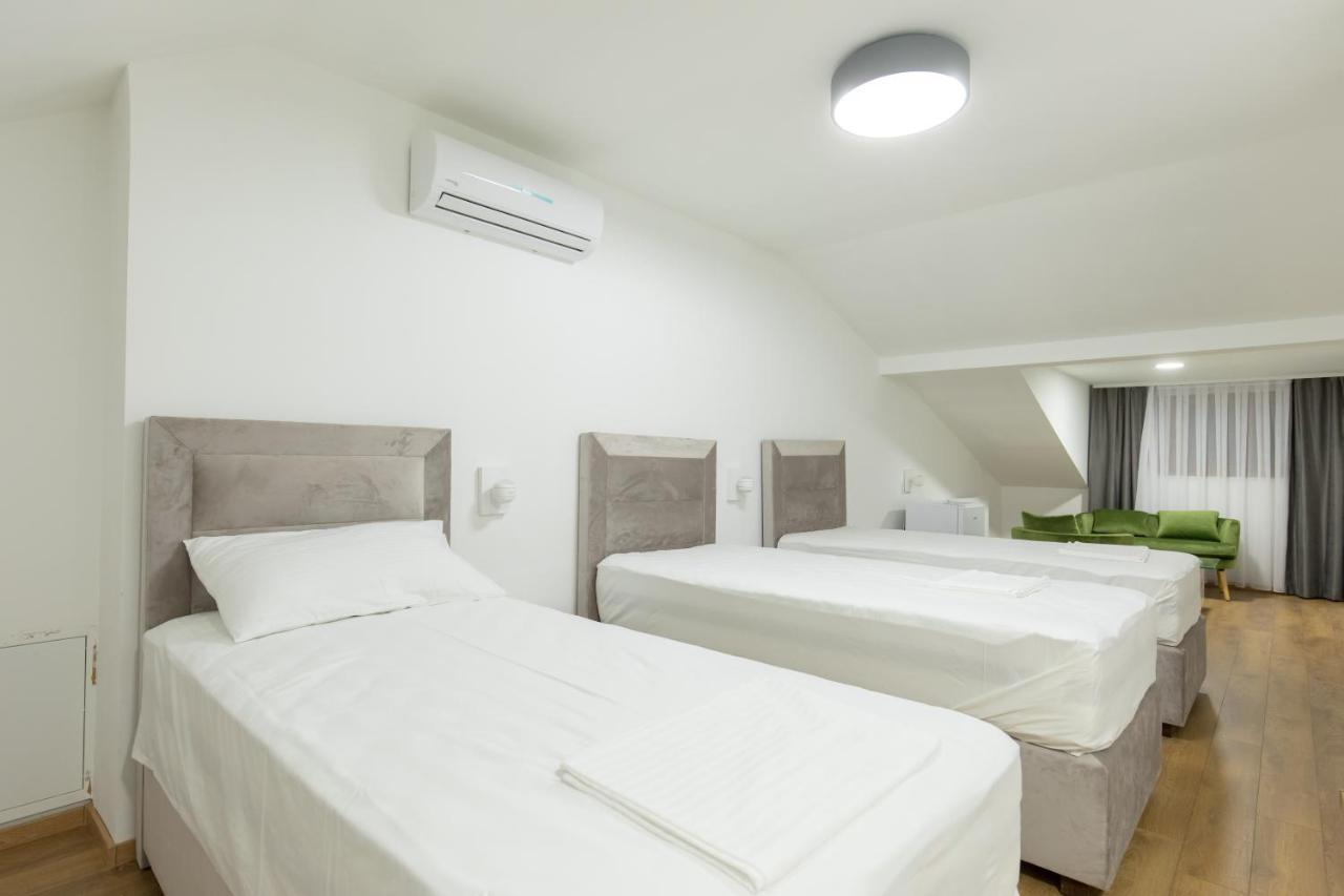 Apartmani I Sobe Pejacevic โอซีเยก ภายนอก รูปภาพ