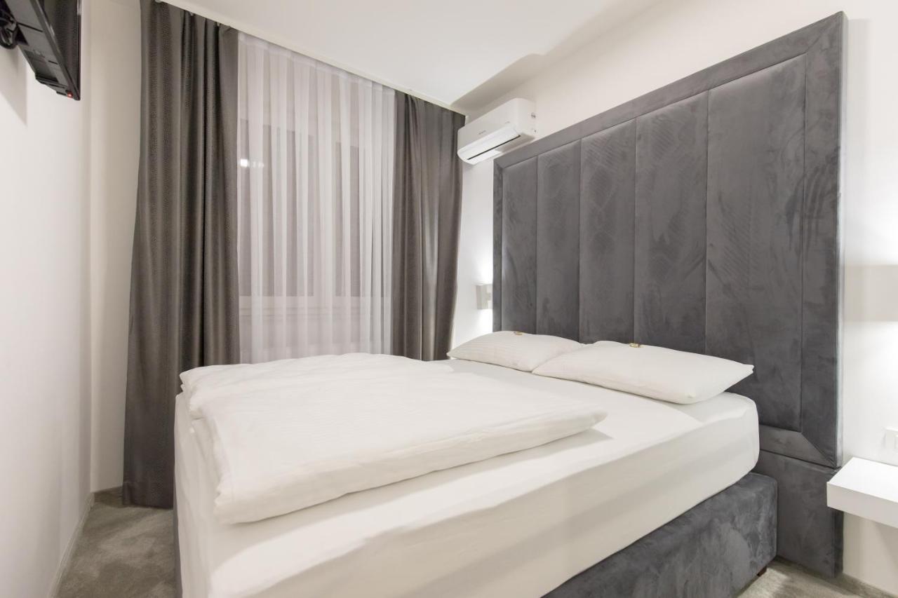 Apartmani I Sobe Pejacevic โอซีเยก ภายนอก รูปภาพ